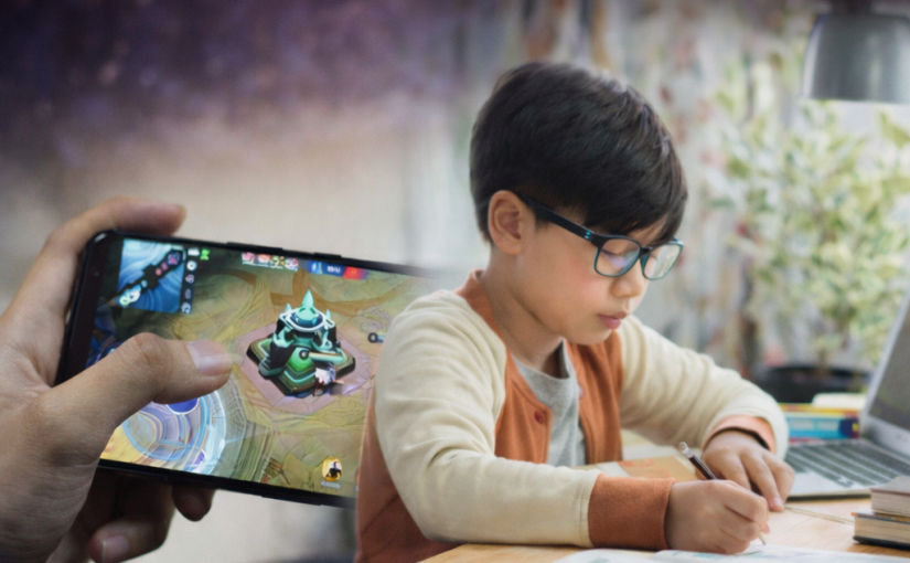 Pengaruh Game Online: Prestasi Siswa Melejit atau Merosot?